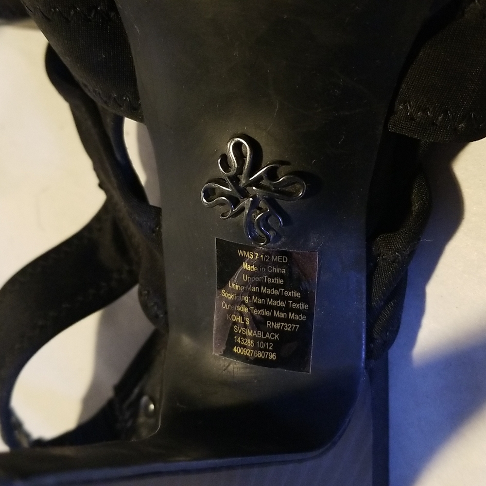 Shoes - Picture 4 of 4